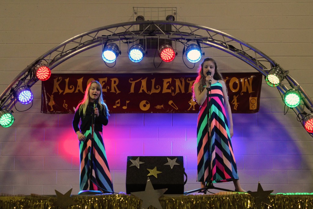 Audrey & Ava Renter started off the talent show by singing Shake It Off by Taylor Swift. 