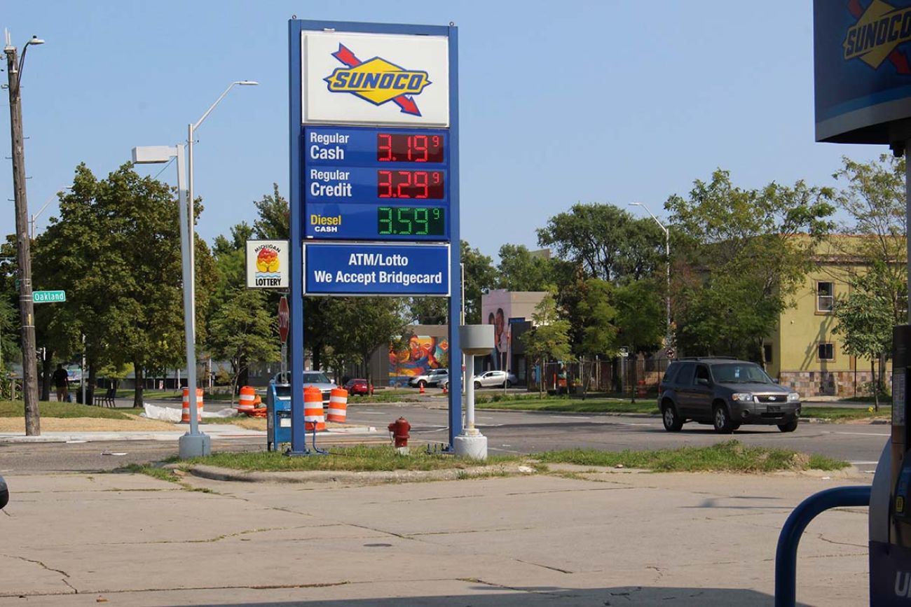 Michigan gas prices may drop as refineries switch to winter-grade fuel ...