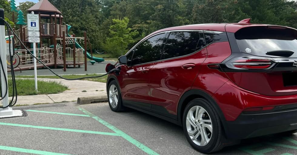 Michigan expands EV infrastructure, but access remains unequal, study finds